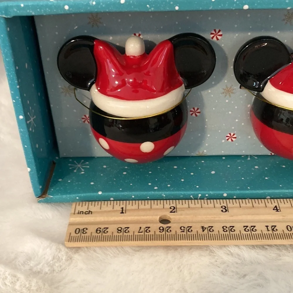 Disney Christmas Mickey and Minnie Mouse Shakers